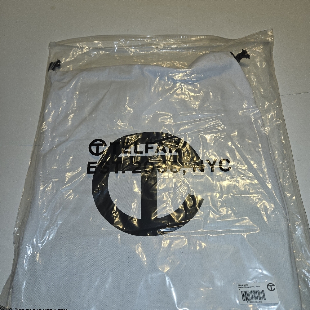 Medium  Telfar Shopping Bag - Black - Picture 5 of 16